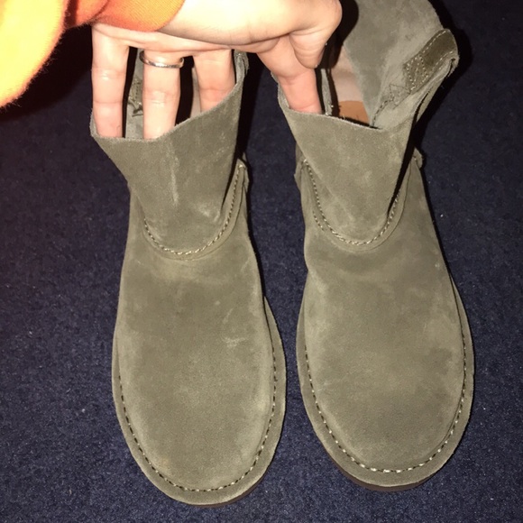 narrow uggs